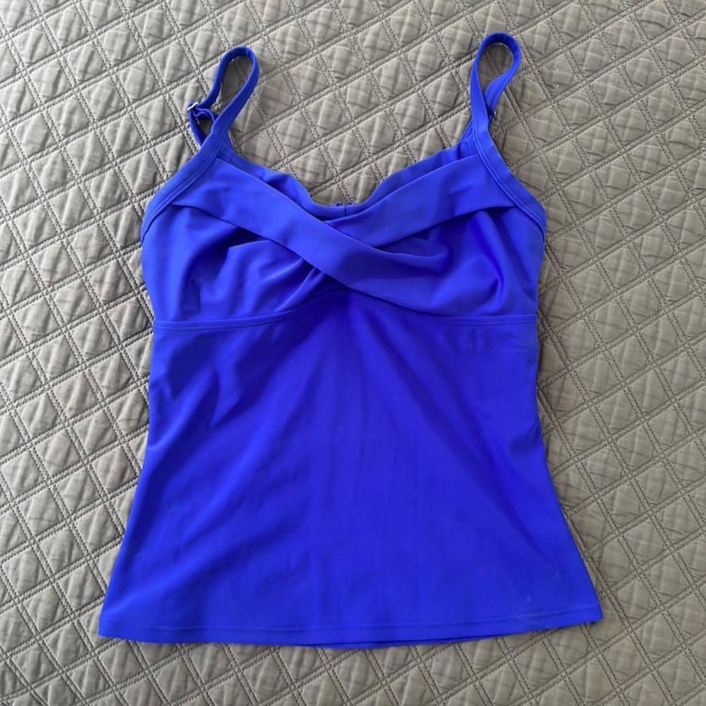 Bra cup twister tankini top